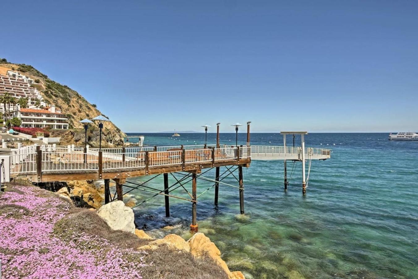 Gorgeous Oceanfront Villa With Panoramic Views Avalon Exterior photo