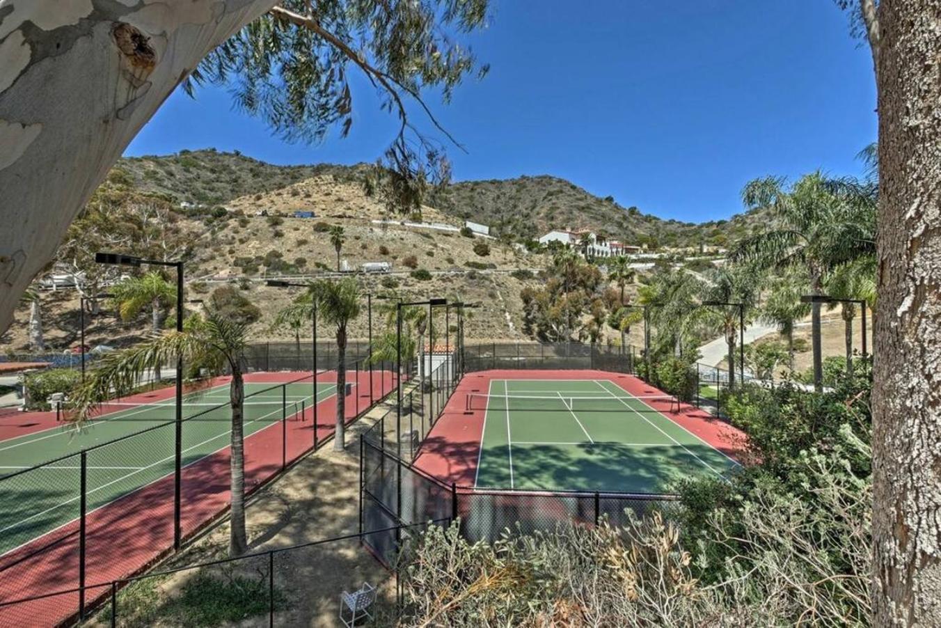 Gorgeous Oceanfront Villa With Panoramic Views Avalon Exterior photo