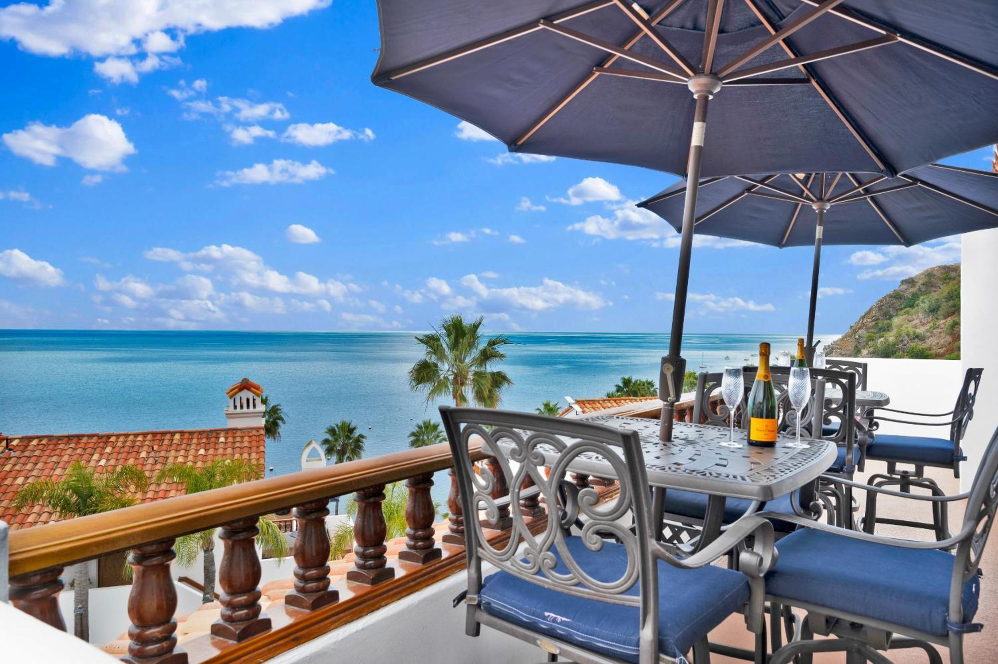 Gorgeous Oceanfront Villa With Panoramic Views Avalon Exterior photo