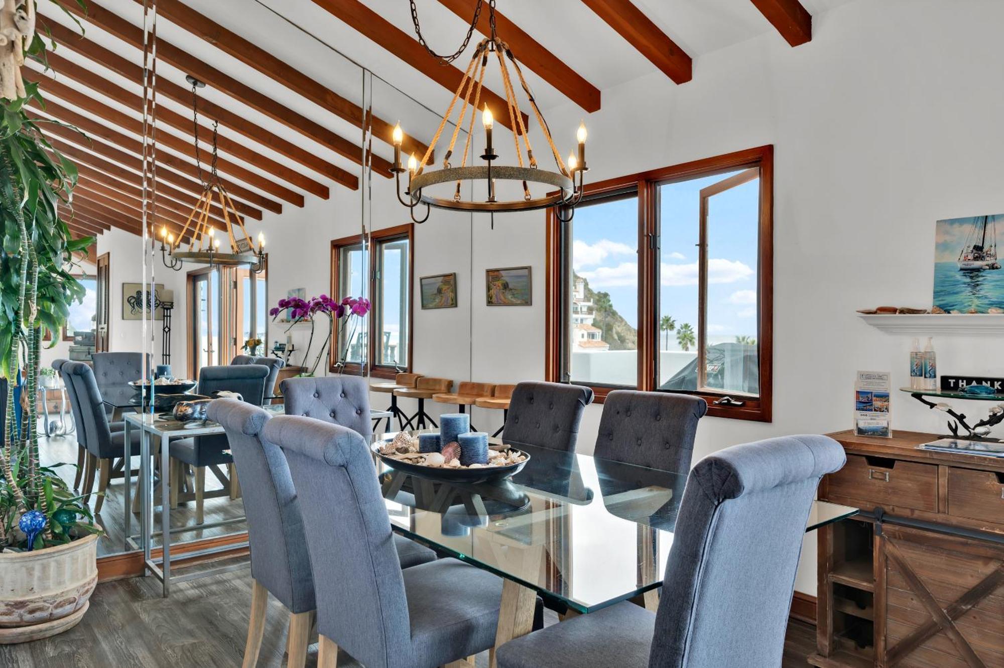 Gorgeous Oceanfront Villa With Panoramic Views Avalon Exterior photo